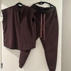 Figs Oversized Rafaela + Zamora Jogger Petite Pant Expresso Scrub Set!